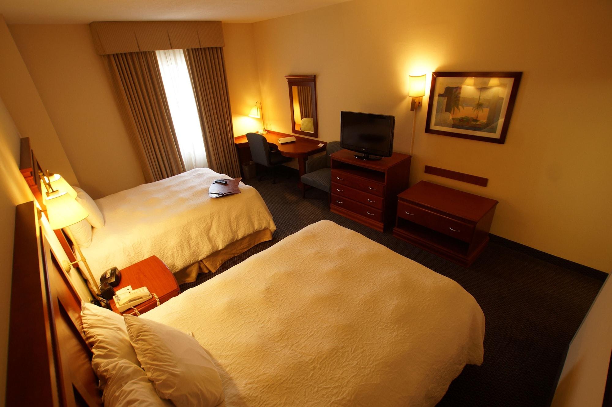 Hampton Inn Tampico Airport Eksteriør bilde